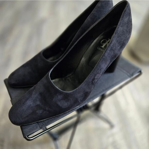 🐢 Calvin Klein Size 11 Suede pumps. Size 11 Classic! - Picture 4 of 10